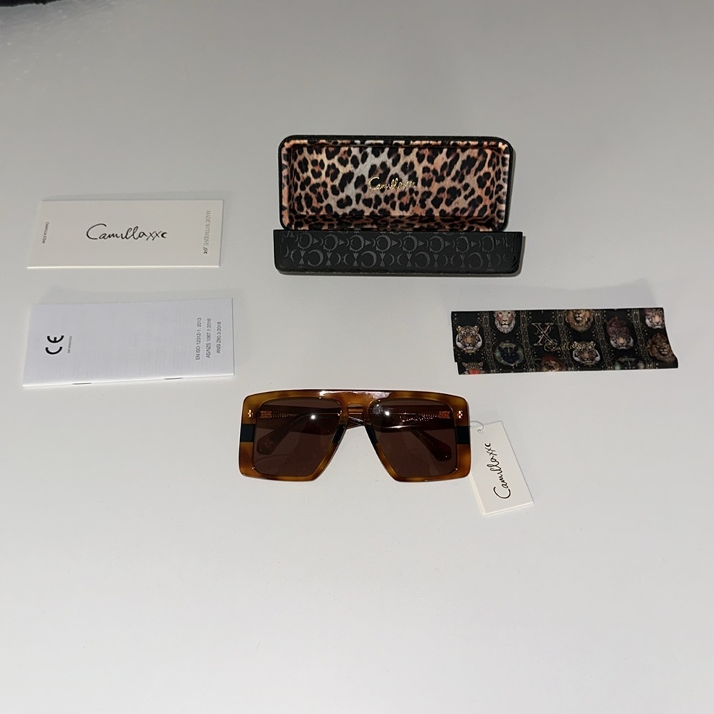 CAMILLA *Fully Booked* XL oversized square tortoise acetate statement sunglasses - Picture 5 of 7